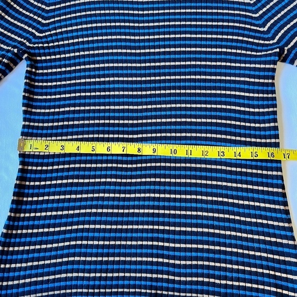 J. McLaughlin Annette crew neck long sleeve stretch knit sweater - Picture 7 of 11